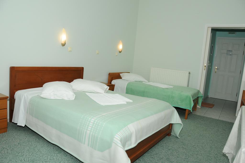Costa-Rini Hotel Leonídion Cameră foto